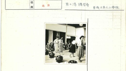 传统妇女室内手工艺活动.jpg