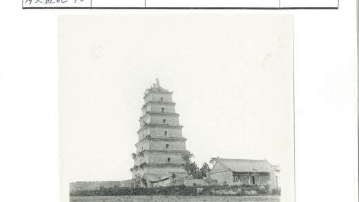 传统宝塔与古建筑风景.jpg