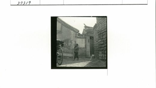 传统巷弄母子与黄包车.jpg