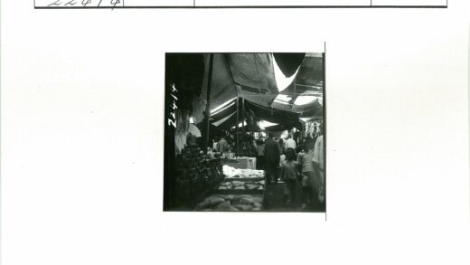 传统市场帐篷集市人潮.jpg