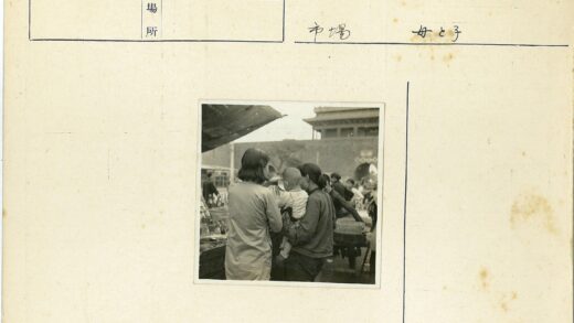 传统市场母子购物场景.jpg