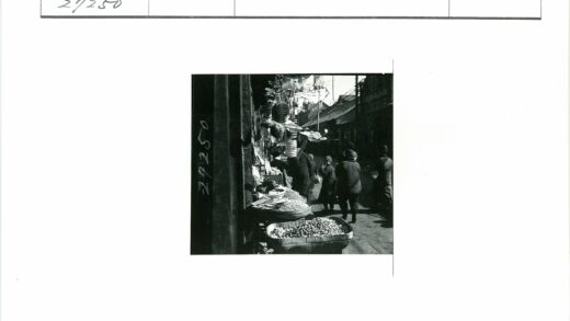传统市场谷物灯笼街景.jpg