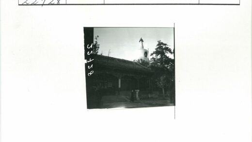 传统建筑与宝塔景观.jpg