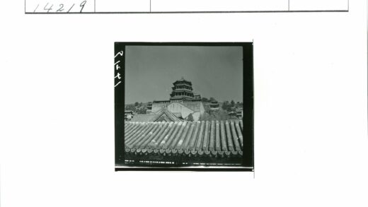 传统建筑与宝塔风光.jpg