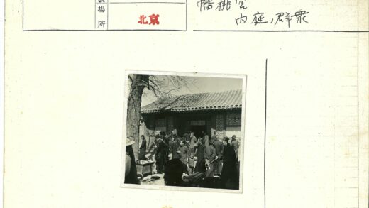 传统建筑与枯树冬日景.jpg