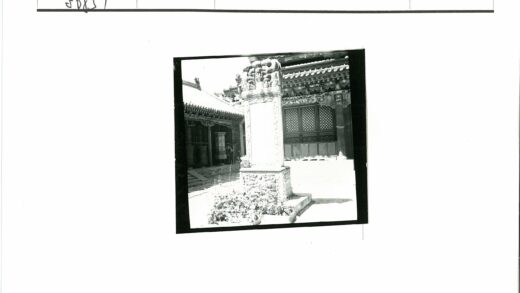 传统建筑与石碑雕刻艺术.jpg