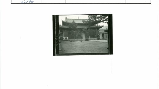 传统建筑与自然景观.jpg