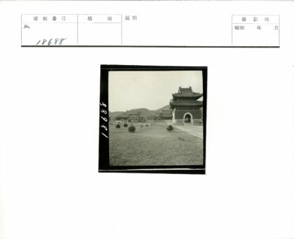 传统建筑与自然风光.jpg