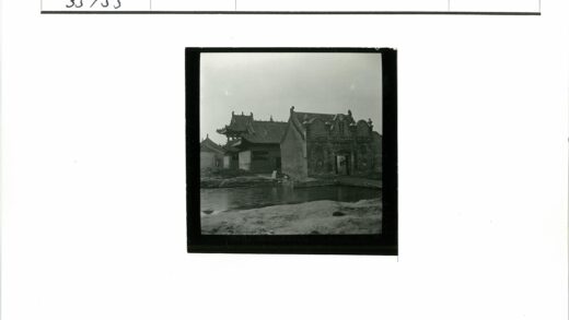 传统建筑临水静景.jpg
