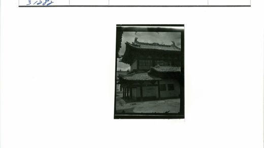 传统建筑多层复杂屋顶设计.jpg