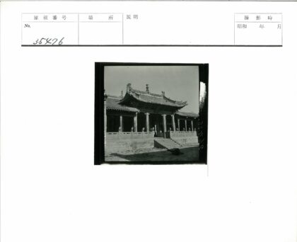 传统建筑多柱屋顶设计景观.jpg