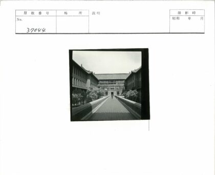 传统建筑小路风景.jpg
