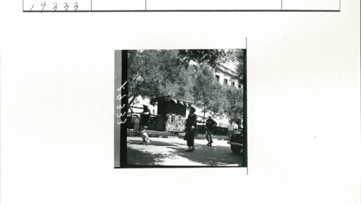 传统建筑巡游街景.jpg