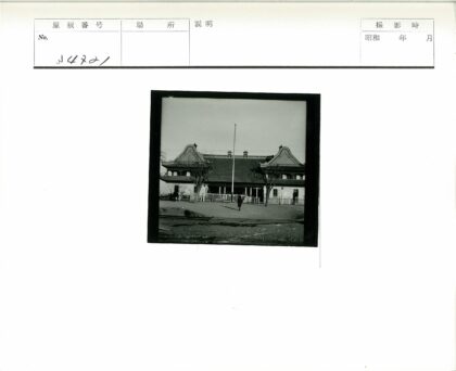 传统建筑瓦顶山墙景观.jpg