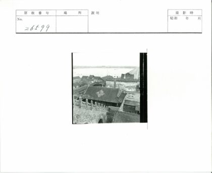 传统建筑瓦顶水域俯瞰.jpg