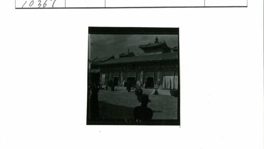 传统建筑盛大集会入口装饰.jpg