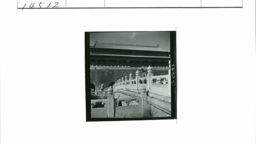 传统建筑石桥栏杆风景.jpg