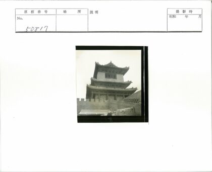 传统建筑砖砌外墙华丽屋顶.jpg