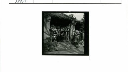 传统建筑神兽雕塑装饰入口.jpg
