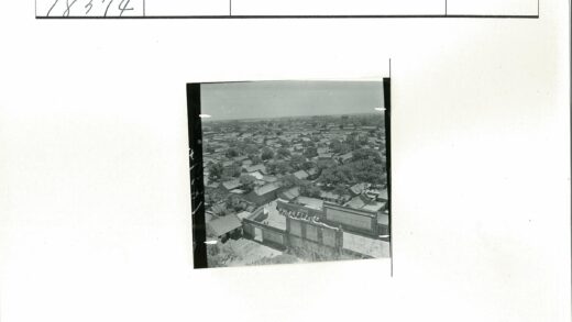 传统建筑群与大门鸟瞰景观.jpg