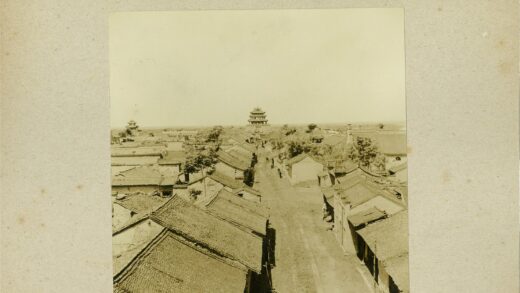 传统建筑街景远望宝塔.jpg