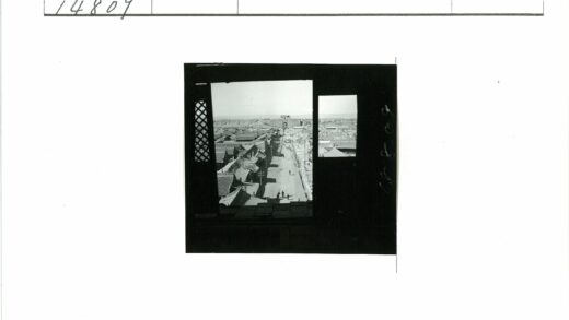 传统建筑街道与拱门景观.jpg