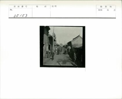 传统建筑街道繁华生活景象.jpg