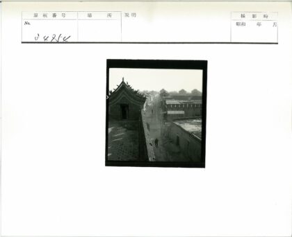 传统建筑黑白街景俯瞰图.jpg