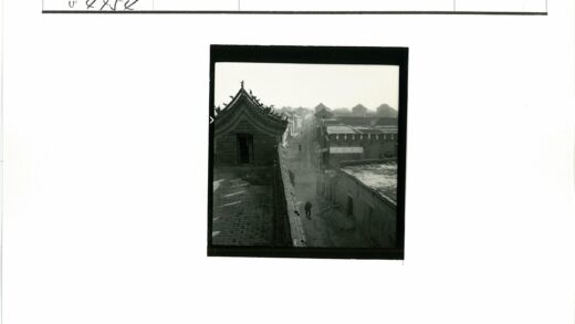 传统建筑黑白街景俯瞰图.jpg