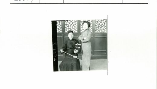传统弓弦乐器演奏与旁观.jpg