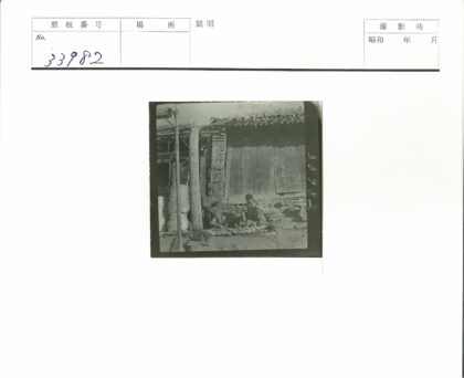 传统手工艺人与编织篮子.jpg