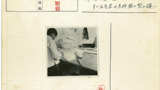 传统手工艺人工作场景.jpg
