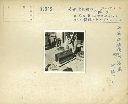 传统木匠手工制作木器.jpg