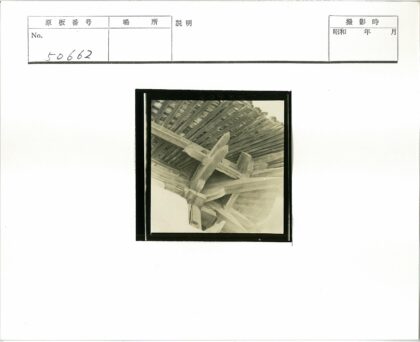 传统木结构建筑工艺特写.jpg