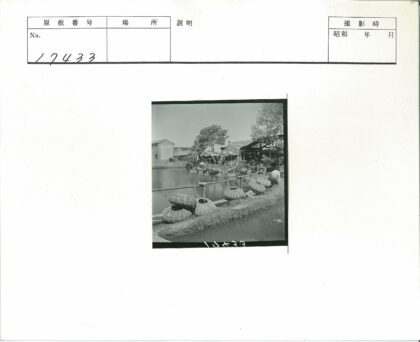 传统柳条篮河岸风光.jpg