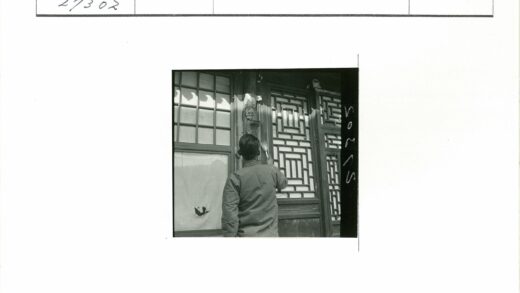 传统格子窗木框修缮.jpg