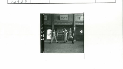 传统武术室内训练场景.jpg