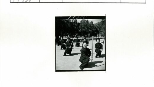 传统武术户外棍术训练.jpg