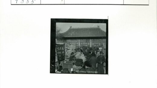 传统瓦屋市集生活场景.jpg