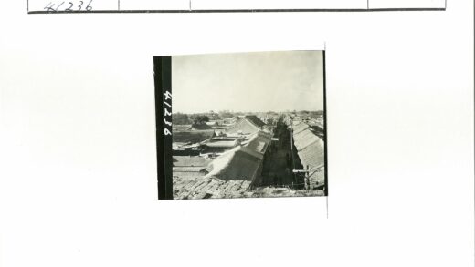 传统瓦顶建筑街景俯瞰.jpg