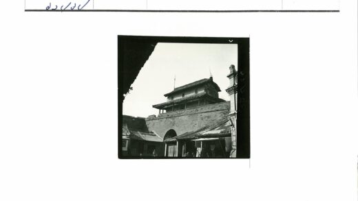 传统砖房与拱形入口建筑.jpg