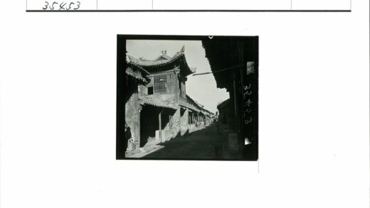 传统砖木建筑街道景观.jpg