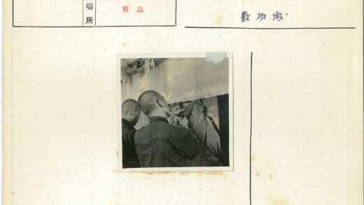 传统织锦工艺制作现场.jpg