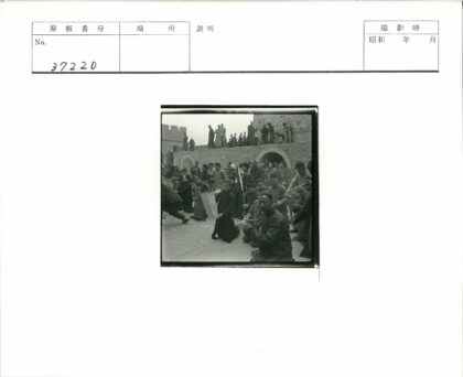 传统节日庆典人群聚集.jpg