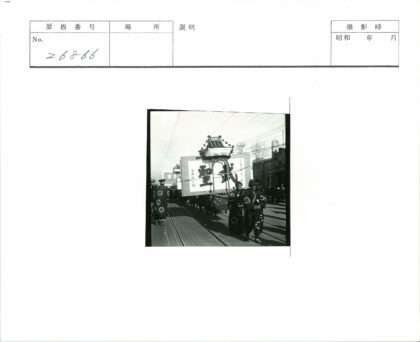 传统花车游行街景.jpg