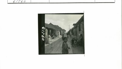 传统街景生活与孩童.jpg