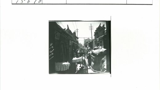 传统街道市集生活场景.jpg