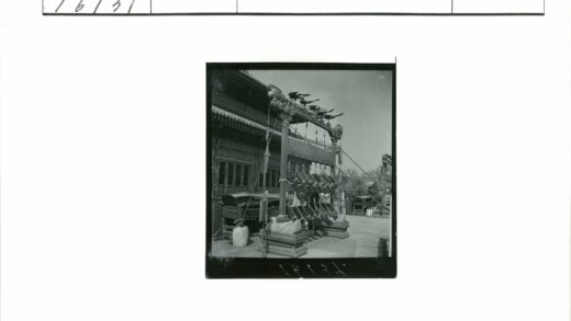 传统雕刻装饰户外石像景观.jpg