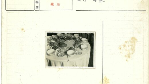 传统餐桌摆设展示.jpg