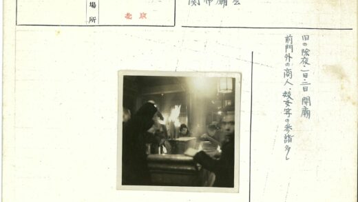 传统香炉仪式室内集会.jpg